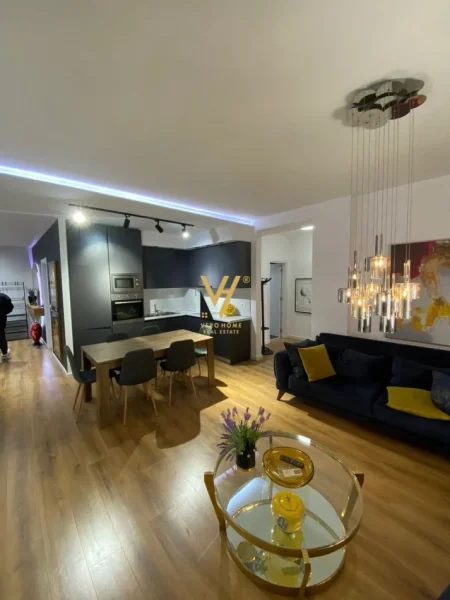 Tirane, shitet apartament 2+1+Ballkon Kati 2, 105 m² 260.000 € (KOMUNA E PARISIT)