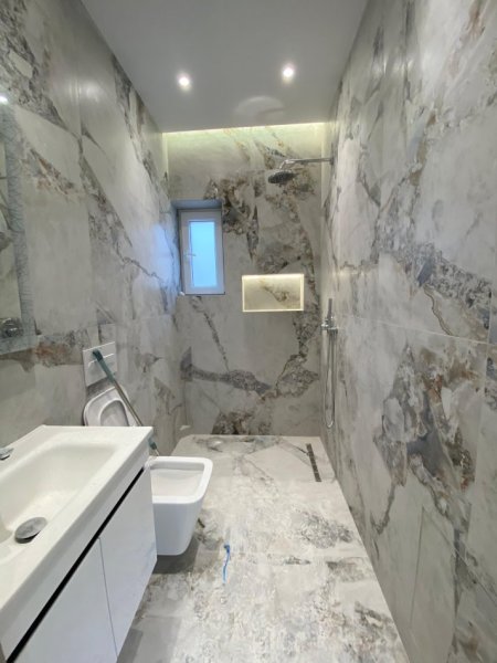 Tirane, jepet me qera Vile , 2.100 € (Rruga e Kavajes)