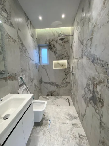 Tirane, jepet me qera Vile , 2.100 € (Rruga e Kavajes)