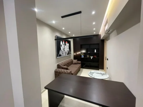 Tirane, jepet me qera ambjent biznesi Kati 1, 30 m² 550 € (Vasil Shanto)