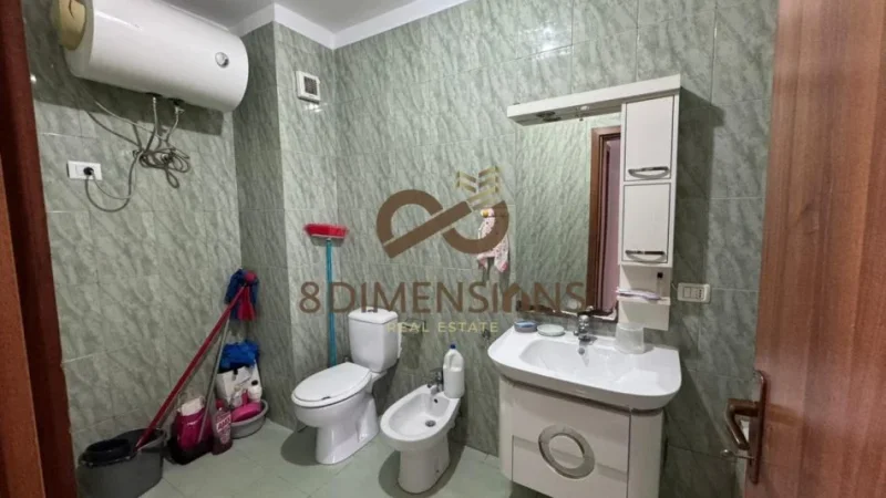 Tirane, jepet me qera zyre , 78 m² 650 € (ish ekspozita)