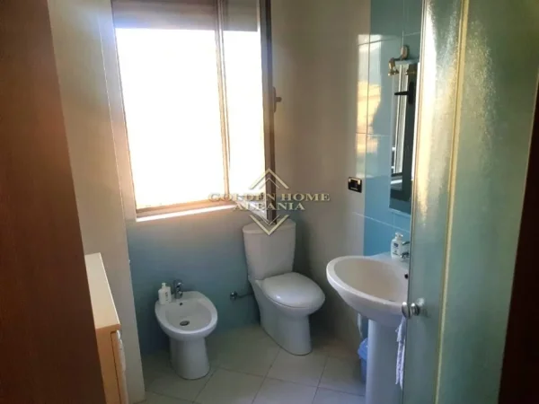 Tirane, jepet me qera apartament 1+1 , 60 m² 800 € 