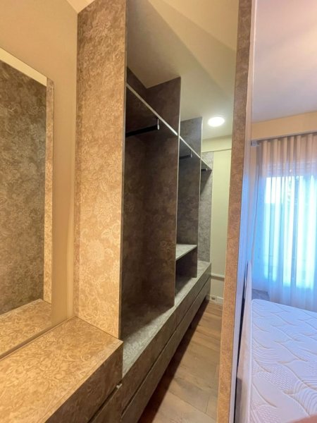 Tirane, jepet me qera apartament 2+1+Ballkon Kati 2, 80 m² 700 € (Selite/Xhamia Selite)