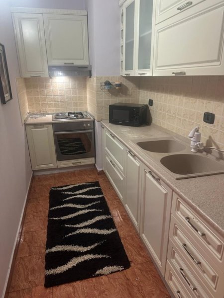 Tirane, jepet me qera apartament 2+1+Ballkon Kati 11, 80 m² 500 € (Rruga Dritan Hoxha)