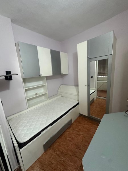 Tirane, jepet me qera apartament 2+1+Ballkon Kati 11, 80 m² 500 € (Rruga Dritan Hoxha)