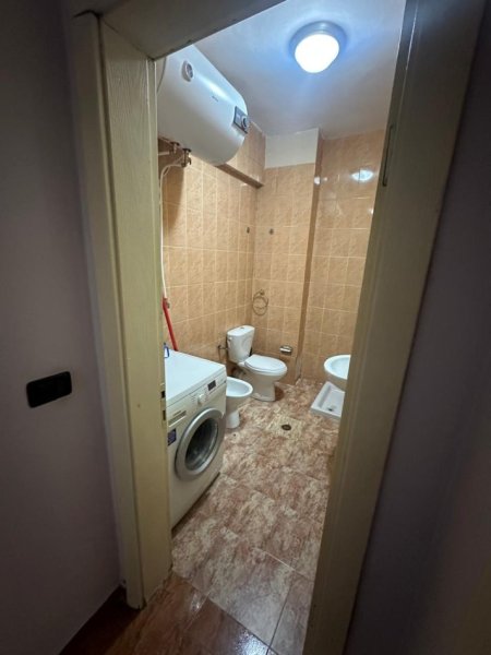 Tirane, jepet me qera apartament 2+1+Ballkon Kati 11, 80 m² 500 € (Rruga Dritan Hoxha)