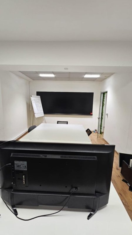 Tirane, jepet me qera ambjent biznesi Kati 2, 311 m² 3.000 € (BLLOK)