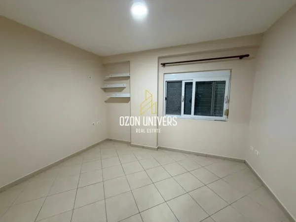Tirane, jepet me qera apartament 2+1 Kati 4, 80 m² 550 € (Selvia)