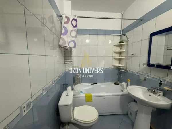 Tirane, jepet me qera apartament 2+1 Kati 4, 80 m² 550 € (Selvia)