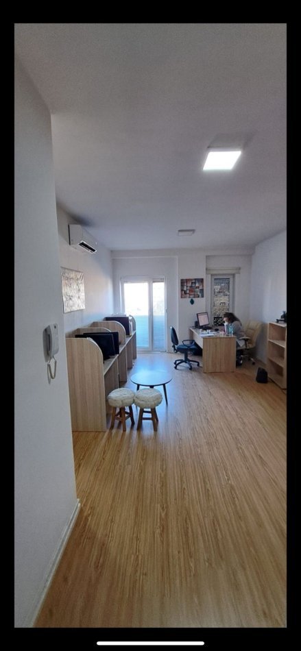 Jepet me Qira Apartament 1+1 bosh tek Rruga Panorama (Kompleksi Grunstein),  550 €uro