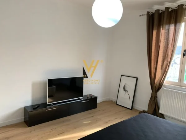 Tirane, jepet me qera apartament 2+1+Ballkon Kati 6, 95 m² (RRUGA E KOSOVAREVE)