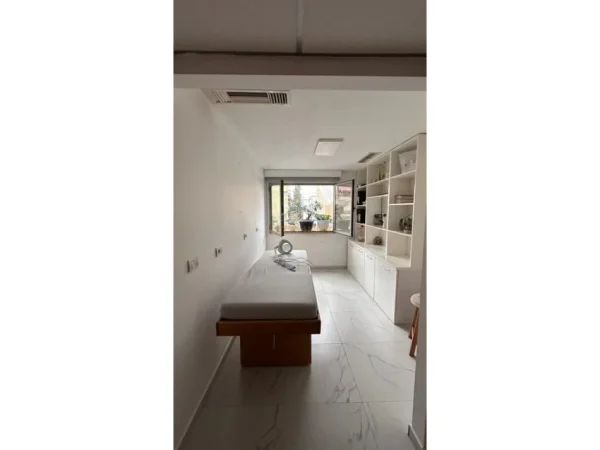 Tirane, shitet apartament 3+1 Kati 1, 118 m² 195.000 € (rr. Ferit Xhajko, Ish restorant Durresi)