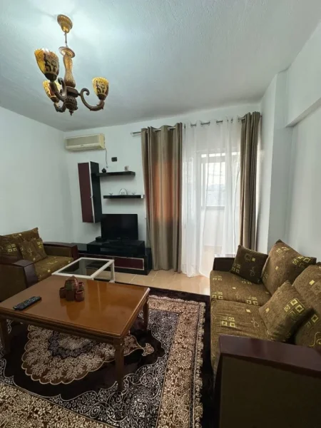 Tirane, jepet me qera apartament 2+1 Kati 8, 