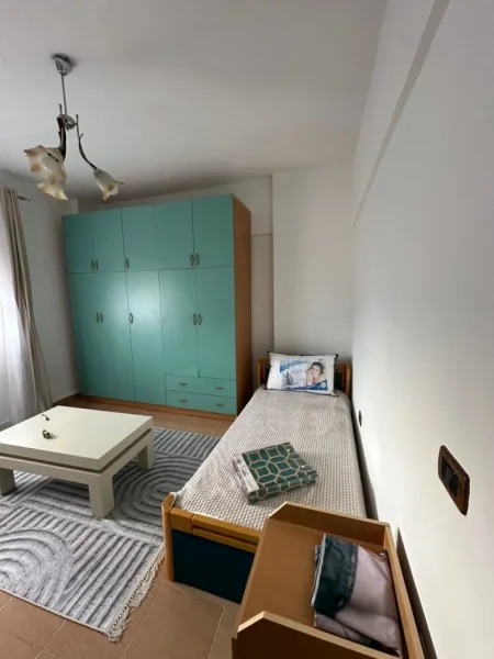 Tirane, jepet me qera apartament 2+1 Kati 8, 