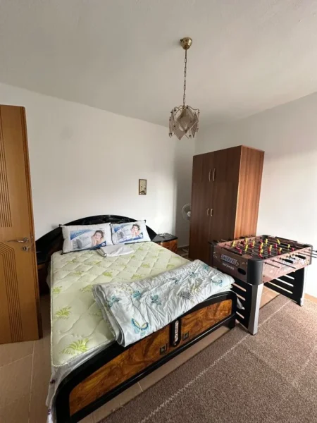 Tirane, jepet me qera apartament 2+1 Kati 8, 