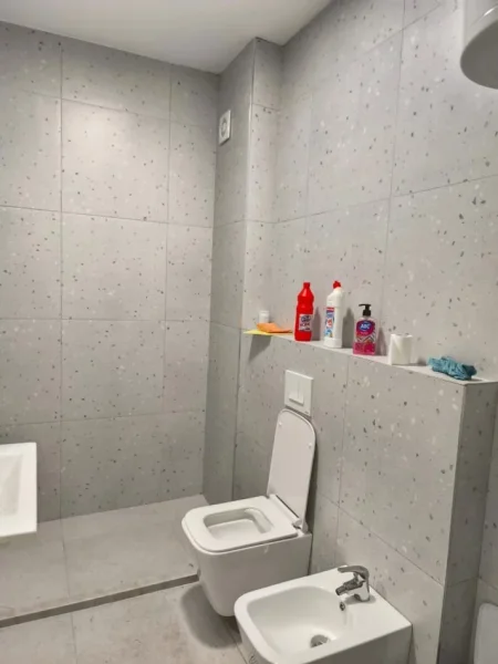 Tirane, jepet me qera apartament 3+1 Kati 1, 110 m² 800 € (Don Bosko)