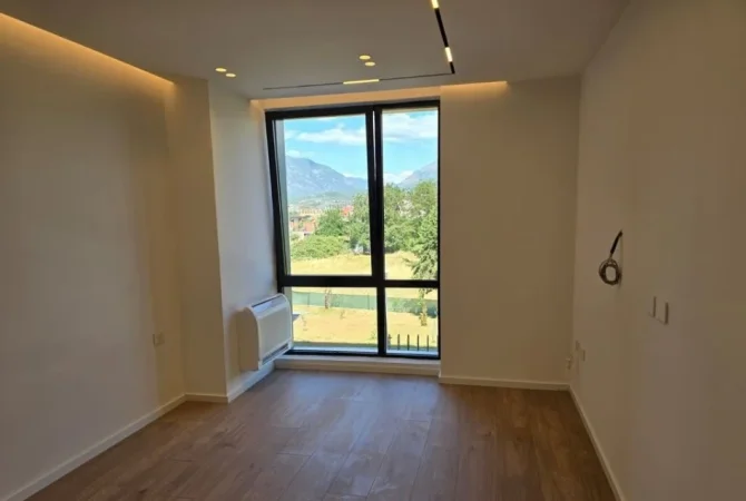 Tirane, jepet me qera apartament 1+1 Kati 1, 77 m² 550 € 