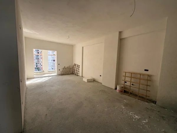 Tirane, shitet apartament 2+1+post parkimi  Kati 6, 136.000 €