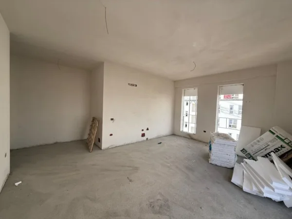 Tirane, shitet apartament 2+1 Kati 5, 89 m² 120.000 € (Astir)