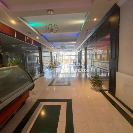 Tirane, jepet me qera ambjent biznesi Kati 1, 4.000 m² 5.000 € (Paskuqan)