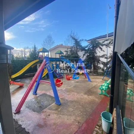 Tirane, jepet me qera ambjent biznesi Kati 1, 4.000 m² 5.000 € (Paskuqan)