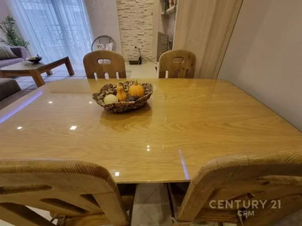 Tirane, jepet me qera apartament 2+1 Kati 3, 103 m² 900 Euro (Kopeshti Botanik)