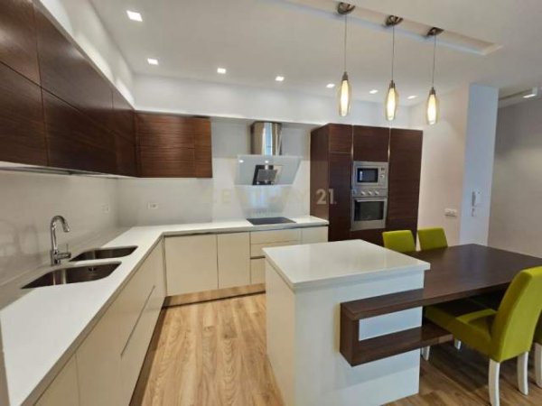 Tirane, jepet me qera apartament 2+1 Kati 2, 108 m² 1.200 Euro (Kopeshti Botanik)