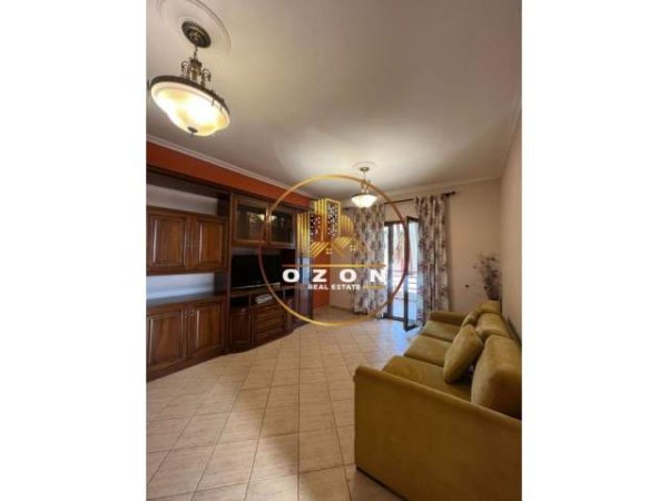 Tirane, jepet me qera apartament 2+1+A+BLK Kati 10, 100 m² 550 Euro (RRUGA E KAVAJES)