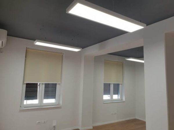 Tirane, jepet me qera zyre Kati 1, 85 m² 1.300 Euro (Tajvani)