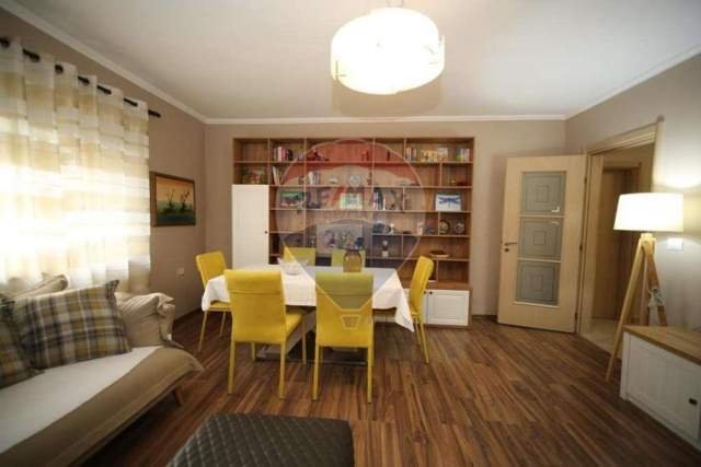 Tirane, jepet me qera apartament 2+1+BLK Kati 3, 86 m² 650 Euro (Pazari i Ri)
