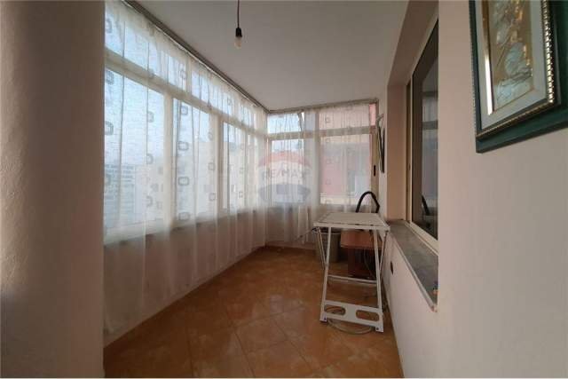 Tirane, jepet me qera apartament 1+1+BLK Kati 7, 73 m² 450 Euro (Rr. Sali Butka)