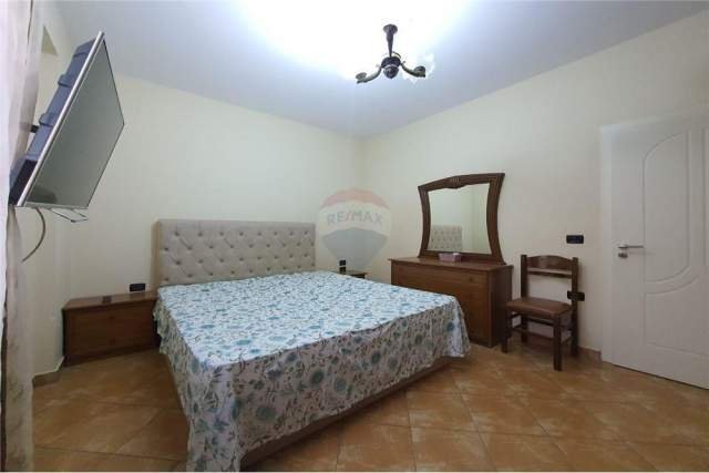 Tirane, jepet me qera apartament 1+1+BLK Kati 7, 73 m² 450 Euro (Rr. Sali Butka)