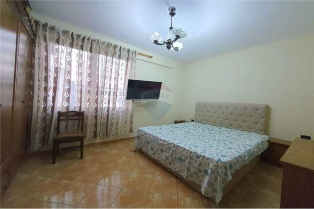 Tirane, jepet me qera apartament 1+1+BLK Kati 7, 73 m² 450 Euro (Rr. Sali Butka)