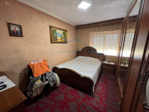 Korce, shitet apartament 2+1+BLK Kati 3, 105 m² 56.000 Euro (Lagjia 10, Korçë)