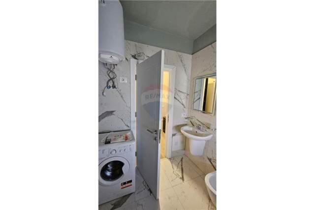 Tirane,  garsonier 1+1 Kati 6, 40 m² 400 Euro (Don Bosko) Mobilimi eshte i ri dhe i pabanuar me pare.