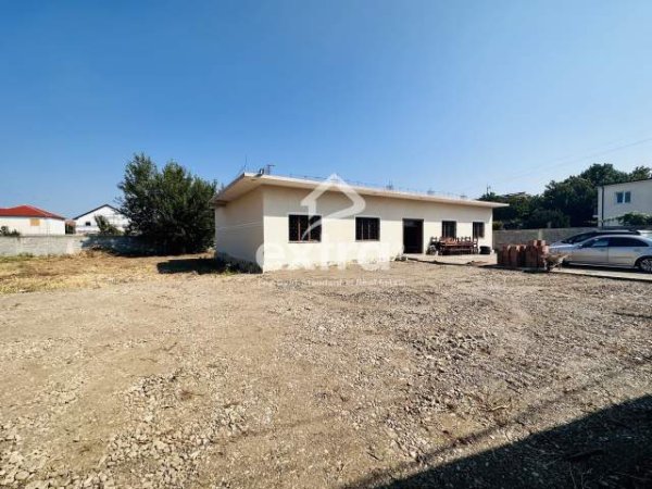 Shkoder, jepet me qera ambjent biznesi Kati 1, 1.800 m² 1.000 Euro (Unaza Perendimore)