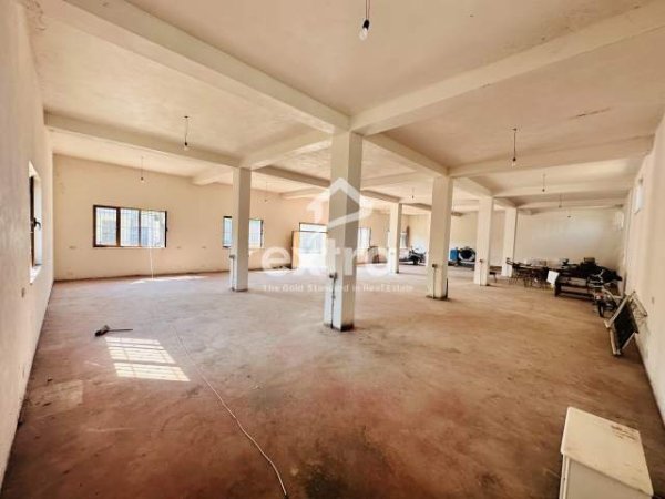 Shkoder, jepet me qera ambjent biznesi Kati 1, 1.800 m² 1.000 Euro (Unaza Perendimore)