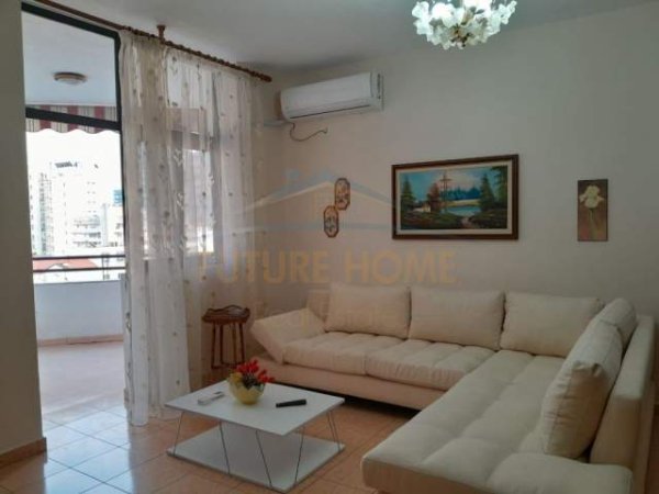 Tirane, jepet me qera apartament 2+1 Kati 7, 106 m² 750 Euro (Bulevardi Zogu I)