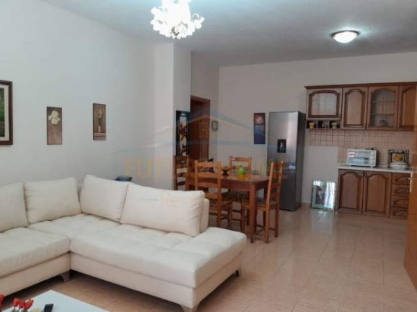 Tirane, jepet me qera apartament 2+1+BLK Kati 7, 106 m² 750 Euro (Bulevardi Zogu I Pare)
