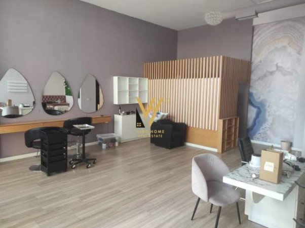 Tirane, shitet dyqan Kati 0, 60 m² 188.000 Euro (blloku)