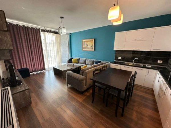 Tirane, jepet me qera apartament Kati 2, 102 m² 700 Euro (Tek Kompleksi Mateo, Kopshti Zoologjik)