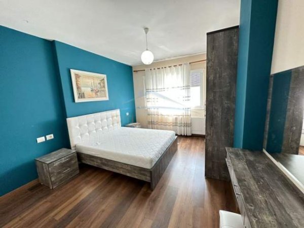Tirane, jepet me qera apartament 2+1+BLK Kati 2, 102 m² 700 Euro (Kopshti Zoologjik)