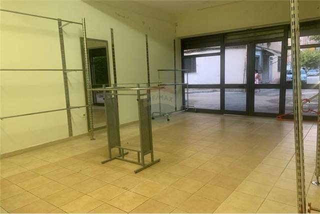 Tirane, jepet me qera dyqan Kati 0, 70 m² 700 Euro (Vasil Shanto)