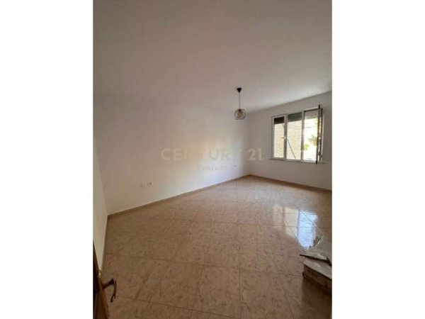 Tirane, shitet apartament 2+1+BLK Kati 2, 67 m² 88.000 Euro (Prane Oxhakut, Oxhaku)