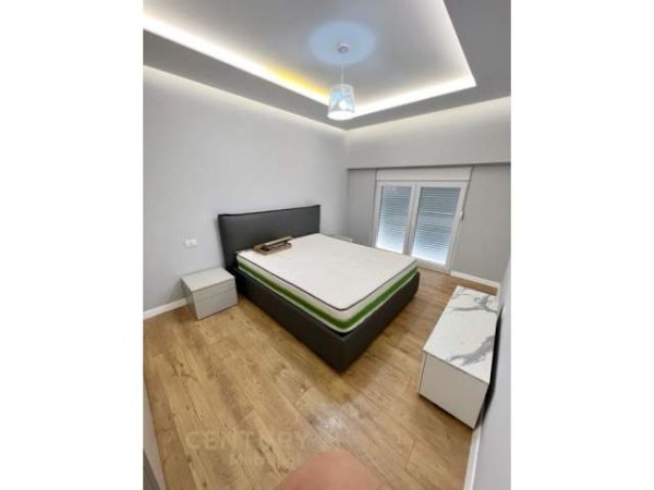 Tirane, jepet me qera apartament 2+1+BLK Kati 1, 75 m² 500 Euro (Qemal STAFA, Pazari I ri)