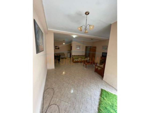 Korce, shitet apartament 1+1+BLK Kati 5, 90 m² 41.000 Euro (ish-Bashkia, Korçë)