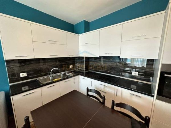 Tirane, jepet me qera apartament 2+1+BLK Kati 2, 102 m² 700 Euro (Kopshti Zoologjik)