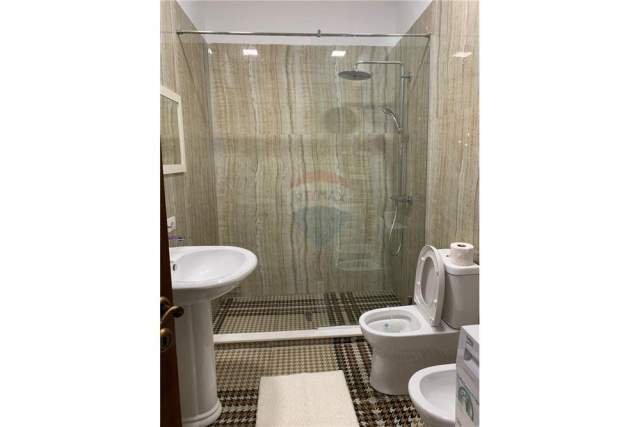 Tirane, jepet me qera apartament 2+1+A+BLK Kati 5, 155 m² 1.300 Euro (kopshti zoologjik)