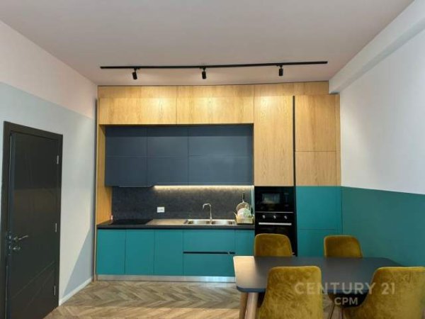 Tirane, jepet me qera apartament 1+1 Kati 9, 76 m² 650 Euro (Rruga e Kavajes)