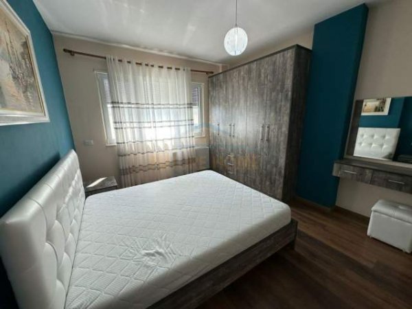 Tirane, jepet me qera apartament Kati 2, 102 m² 700 Euro (Tek Kompleksi Mateo, Kopshti Zoologjik)